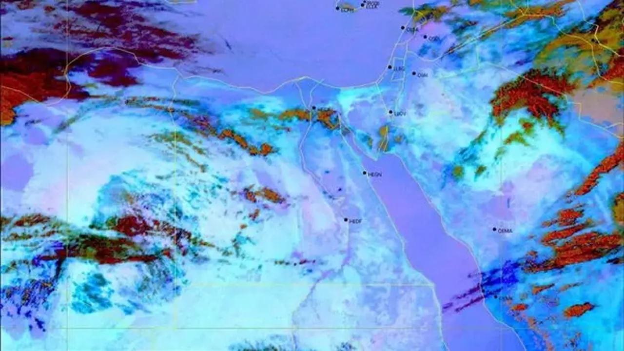 توقعات بسقوط أمطار وتكاثر السحب في عدة مناطق خلال الساعات المقبلة